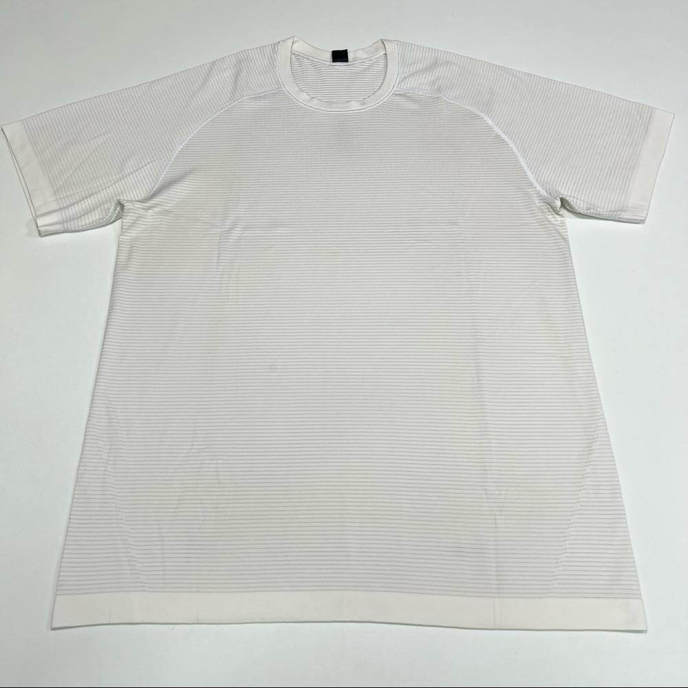 lululemon Men’s Metal Vent / Medium